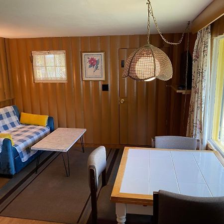 Amber Lantern One-Bedroom Cottage Озеро Джордж Экстерьер фото